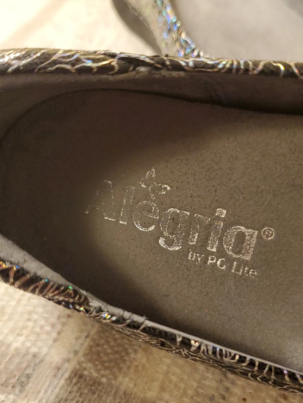 Alegria Women's Holographic Rose Ballet Flats - Black Sz 8